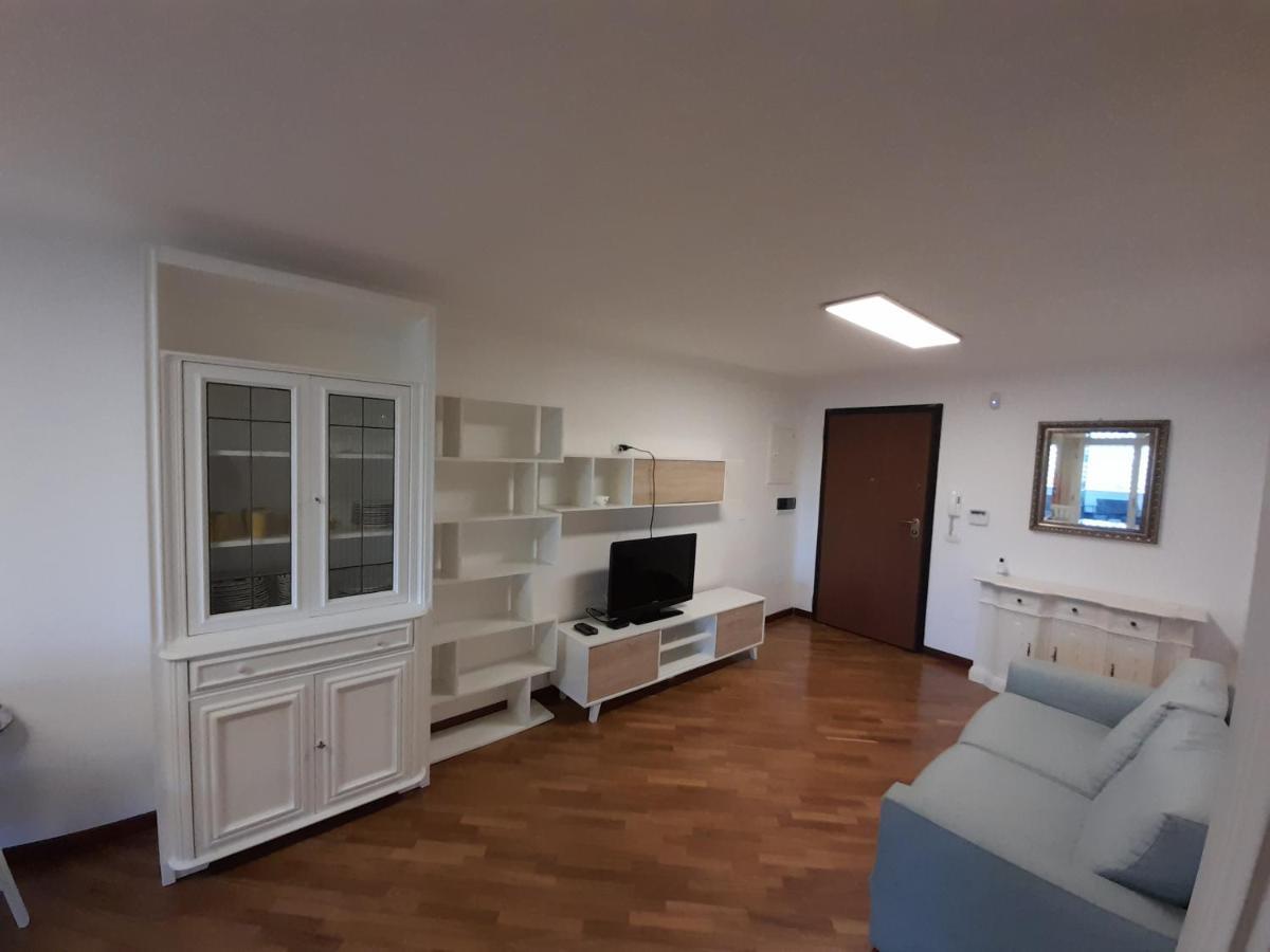 Dimora Emilia Apartment เลชเช ภายนอก รูปภาพ