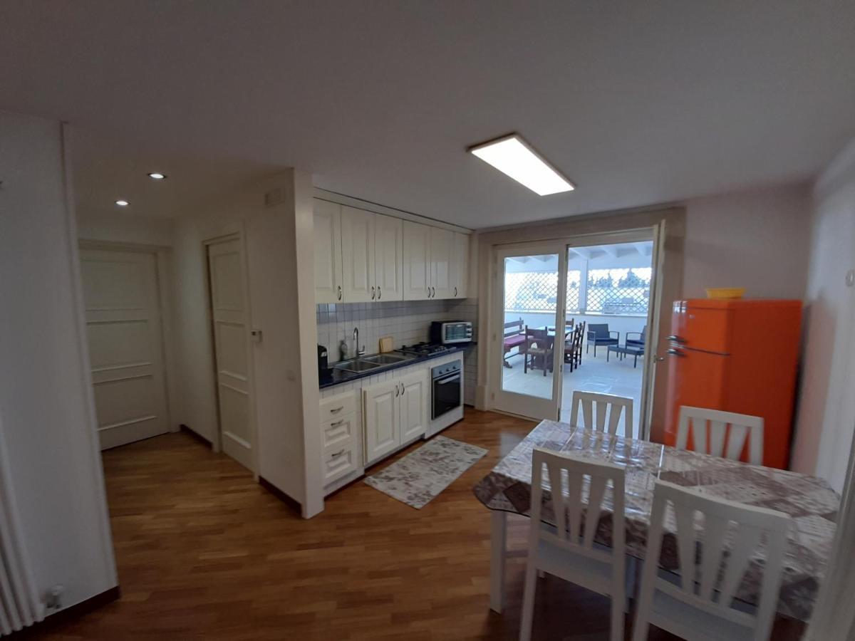 Dimora Emilia Apartment เลชเช ภายนอก รูปภาพ