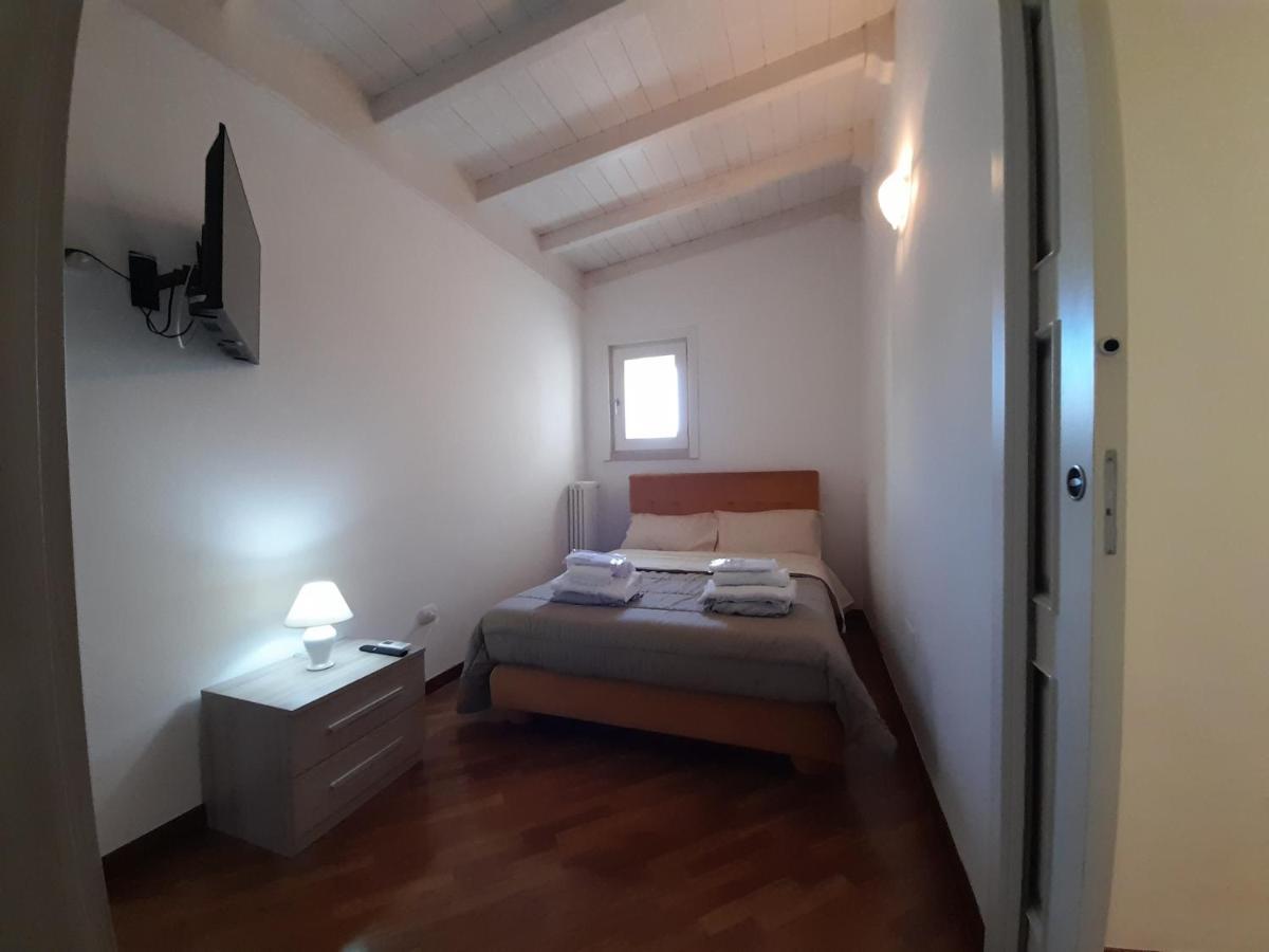 Dimora Emilia Apartment เลชเช ภายนอก รูปภาพ