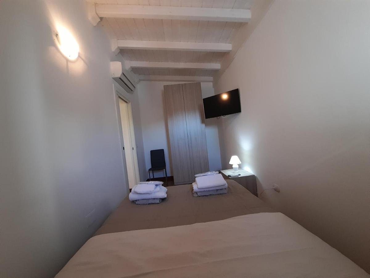 Dimora Emilia Apartment เลชเช ภายนอก รูปภาพ
