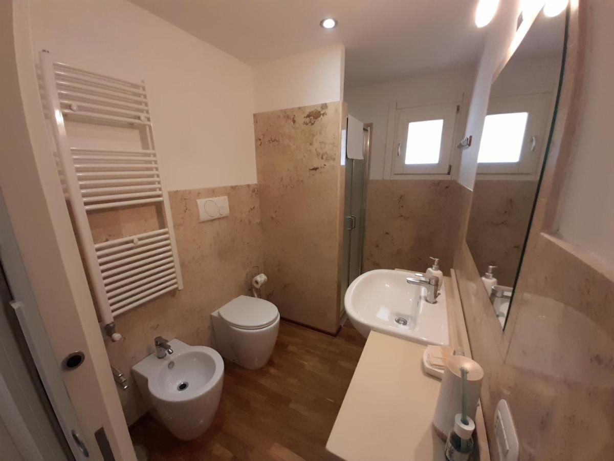 Dimora Emilia Apartment เลชเช ภายนอก รูปภาพ