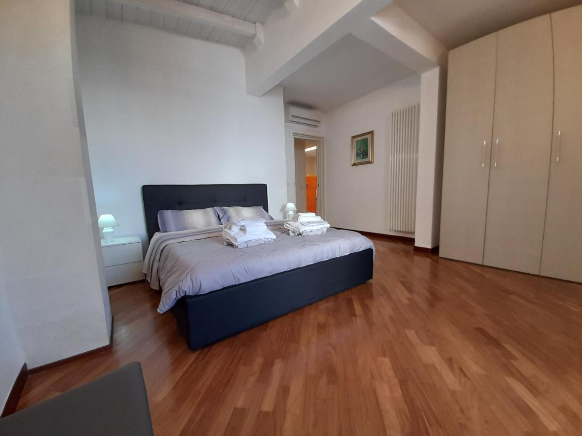 Dimora Emilia Apartment เลชเช ภายนอก รูปภาพ
